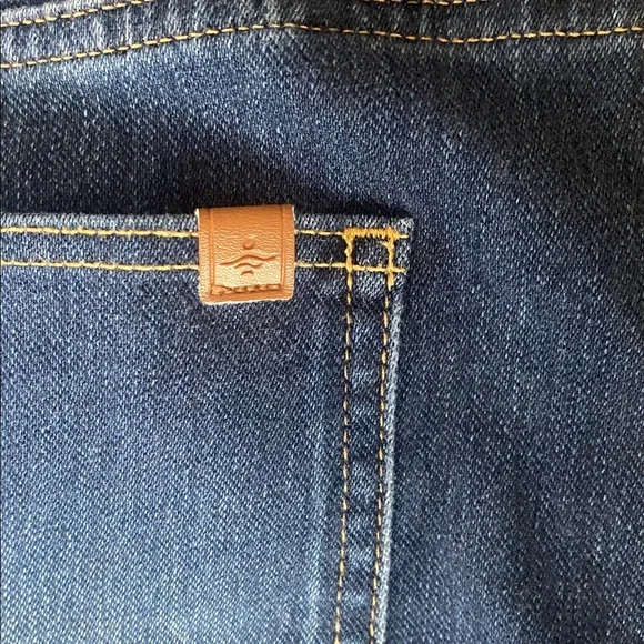 MEDIUM . HALARA FLEX STRETCHY MIDRISE STRAIGHT LEG DISTRESSED DENIUM KNIT JEANS - Picture 11 of 12